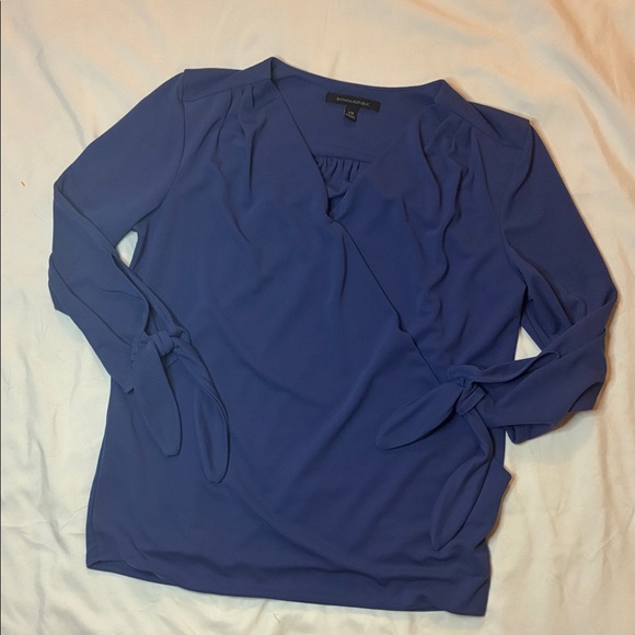 Banana Republic Tops - Banana Republic Woman’s Dark Blue V Neck Blouse Size XS